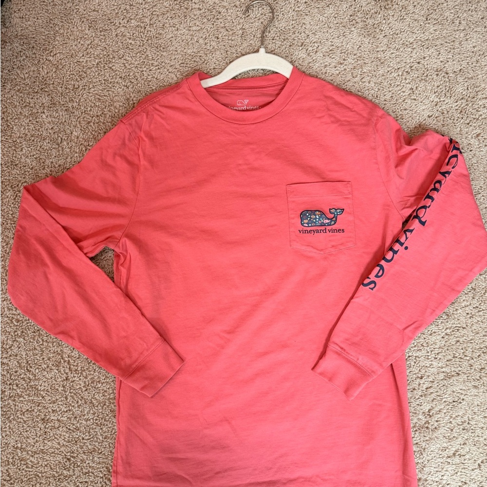 Vineyard Vines coral Long Sleeve Whale Pocket Tee – Size Small – NWOT